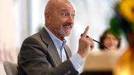Arturo Pérez-Reverte estalla después de que el Congreso regule el uso de la palabra "cáncer": "Me va a regular su puta madre"