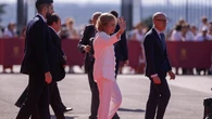 La Reina Sofía ejerce de anfitriona del Papa León XIV con un traje blanco a medida y el privilegio reservado a las reinas católicas