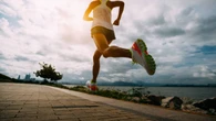 Correr, nadar o bicicleta: cuál es el mejor deporte para empezar de cero