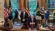 Trump recibe a Flávio Bolsonaro en la Casa Blanca para respaldar su candidatura