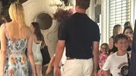 Descubrimos a Pierre Casiraghi y Beatrice Borromeo en su cita más romántica: paseo sin hijos por la isla italiana de Capri