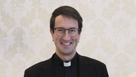 Goyarrola, obispo de Helsinki y médico: "Al comienzo y al final de la vida hay dolor. ¿Por qué tiene que ser negativo?"