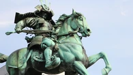 La reflexión de 'El arte de la guerra' sobre la paciencia: "Si esperas junto al río el tiempo suficiente, verás pasar el cadáver de tu enemigo"