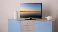 ¿Para qué sirve poner papel de aluminio debajo del televisor? Esto dicen los expertos