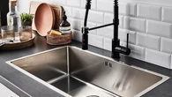 Cómo eliminar la suciedad acumulada en los bordes del fregadero con este truco casero