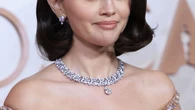 Selena Gómez sorprende en el día de su boda: un romántico corte bob que atrae todas las miradas