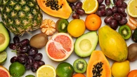 Las cuatro frutas que deberías evitar cenar si te levantas agotado por la mañana, según el cardiólogo Aurelio Rojas