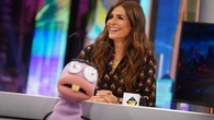 Nuria Roca se olvida de los vestidos y apuesta por el conjunto estampado que las mujeres elegantes no dejarán de llevar este otoño