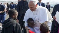 El papa pide a los migrantes que se integren, aprendan la lengua y respeten las leyes