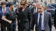 Carla Bruni despide a Bernadette Chirac: del recelo entre primeras damas a una amistad nacida con los años