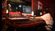 La inteligencia artificial revoluciona el sonido, pero el criterio humano sigue siendo clave