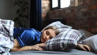 ¿Por qué el calor nos da sueño?: Un estudio científico revela el mecanismo biológico que nos obliga a dormir en verano
