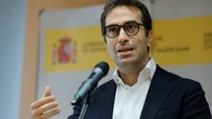 Cuerpo respalda a Sánchez en su propuesta de eliminar el cambio horario: asegura que lastra la productividad con un coste de 643 euros por trabajador