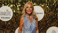 Solamente necesitamos unas sandalias planas elegantísimas, como las de Carmen Lomana, para la vuelta a la rutina