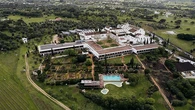 "Convento do Espinheiro", un remanso de paz, repleto de historia, en el Alentejo