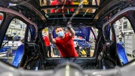 La producción de vehículos de las fábricas españolas retrocede un 4% en mayo