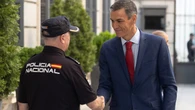 Pedro Sánchez felicita a la Policía Nacional por ser el "orgullo de un país" y un "ejemplo de una sociedad democrática"