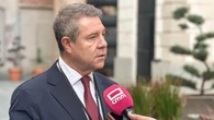 Page dice que hacer transacciones en sobres es "una cosa muy del pasado o muy sospechosa"