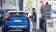 Llenar el depósito hoy permite ahorrar casi 8 euros antes del fin de las rebajas a la gasolina y el gasóleo