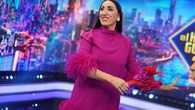 El vestido mini de plumas de Rossy de Palma en 'El Hormiguero' es la inspiración definitiva para las invitadas que huyen de lo clásico