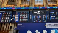 El Ibex 35 rebota mientras Wall Street empieza a vigilar la IA