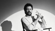 Ni Hollywood ni Europa, Álvaro Morte se queda con este thriller español de Alejandro Amenábar