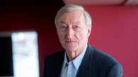 Julian Barnes, el escritor que convirtió el tiempo en literatura