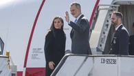 La Reina Letizia apuesta por el negro como compañero de viaje estilístico en su primer viaje a China