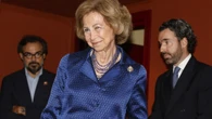 La Reina Sofía apuesta por el satén en su look más elegante de octubre, pura inspiración para mujeres +60