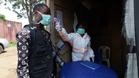 Los trabajadores de la salud solo pueden dar seguimiento a uno de cada cinco contactos identificados de ébola