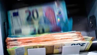 10 señales de que una persona tiene mucho dinero en el banco, incluso si parece de clase media baja