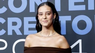 Victoria Federica y el combo camiseta negra + falda 'animal print' que vas a copiar en tu próxima cena de amigas