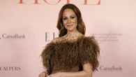 Eva González confirma que las plumas serán el detalle estrella para las invitadas de boda más glamurosas este otoño