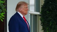 Trump autoriza vuelos directos entre EE UU y Líbano tras una reunión con el presidente libanés