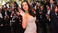 De la alfombra roja a la fiesta más exclusiva de Cannes: Georgina deslumbra con dos espectaculares looks de alta costura y joyas millonarias