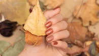 Estas son las tendencias de uñas otoño 2025 que arrasan y querrás lucir