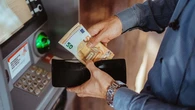 El temor a una nueva crisis dispara el ahorro entre las familias: los depósitos crecen en 7.200 millones, un 4% más que el año pasado