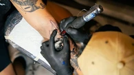 Los dermatólogos lo confirman: así afectan los tatuajes al sistema inmunitario