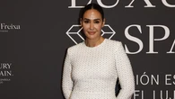 La lección de estilo de Vicky Martín Berrocal con camisa blanca que querrás copiar a los 40, 50 y más