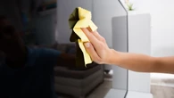 Este sencillo truco para limpiar pantallas las deja como nuevas