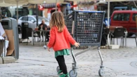 El 4,5% de los hogares no puede costear ropa nueva a sus hijos menores de 16 años