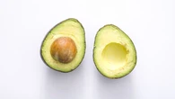 Cómo elegir el aguacate ideal: el sencillo truco para conocer el punto justo del alimento de moda