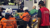 El éxito de un rescate anima la búsqueda entre escombros de un edificio en Caracas