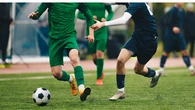 Por qué los partidos de fútbol duran 90 minutos y no 100