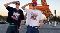 Dos jóvenes llegan a París en patinete tras un viaje de 810 kilómetros desde San Sebastián con apenas 100 euros
