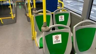 La psicología revela que ceder el asiento en el transporte público dice más de una persona de lo que parece