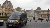 Robo en el Museo del Louvre, el asalto que delata su frágil seguridad: "Una humillación insoportable"