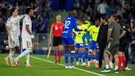 La surrealista confusión de Nyom tras ser expulsado ante el Real Madrid por su acción a Vinicius