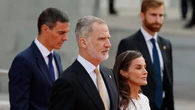 La Reina Letizia hace uso del privilegio del blanco para recibir al Papa León XIV en Madrid con un vestido español reciclado