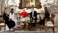 La recepción en el Palacio Real: un vestido repetido y algunas ausencias